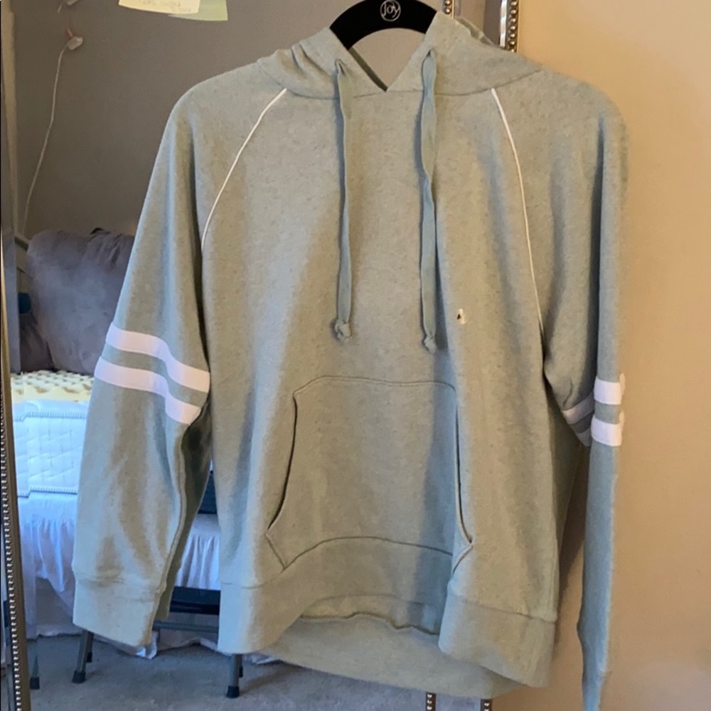 American Eagle turquoise sweatshirt
